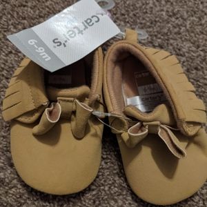 Carter's 6-9 month moccasins